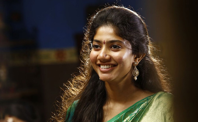 Sai Pallavi First Time Role Play In Romantic Song - Sakshi