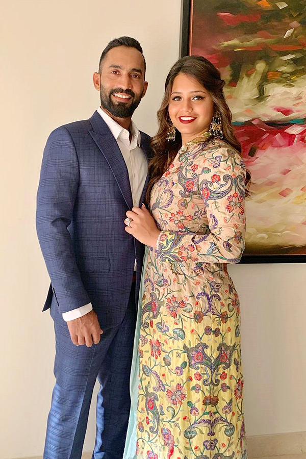 IPL 2024 RCB Dinesh Karthik With Wife Indian Player Dipika Pallikal Pics - Sakshi