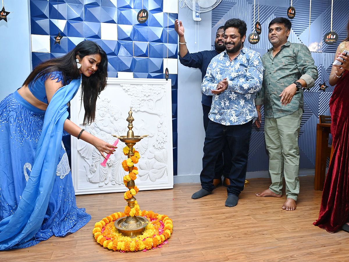 Divi Vadthya at the launch of The Deco Walls - Sakshi