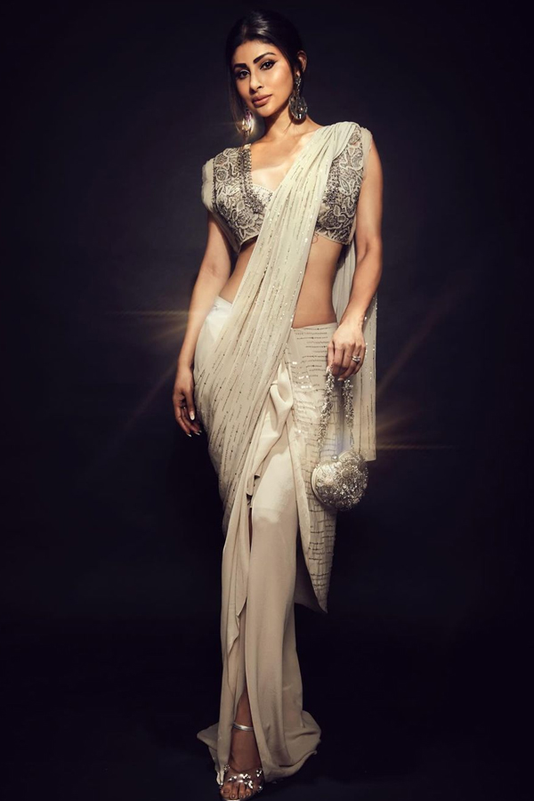 Mouni Roy Killing Look In Modern White Saree - Sakshi