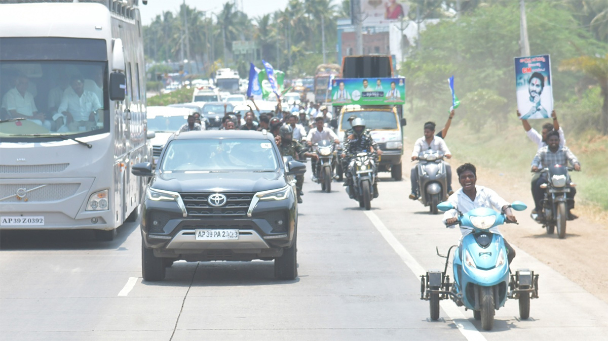 AP CM YS Jagan Memantha Siddham Day 19 Photos - Sakshi25