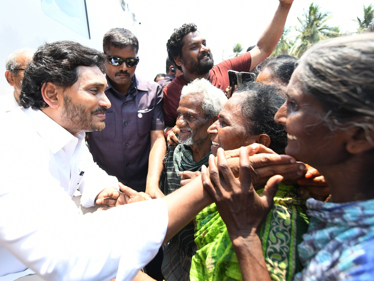 AP CM YS Jagan Memantha Siddham Day 19 Photos - Sakshi3