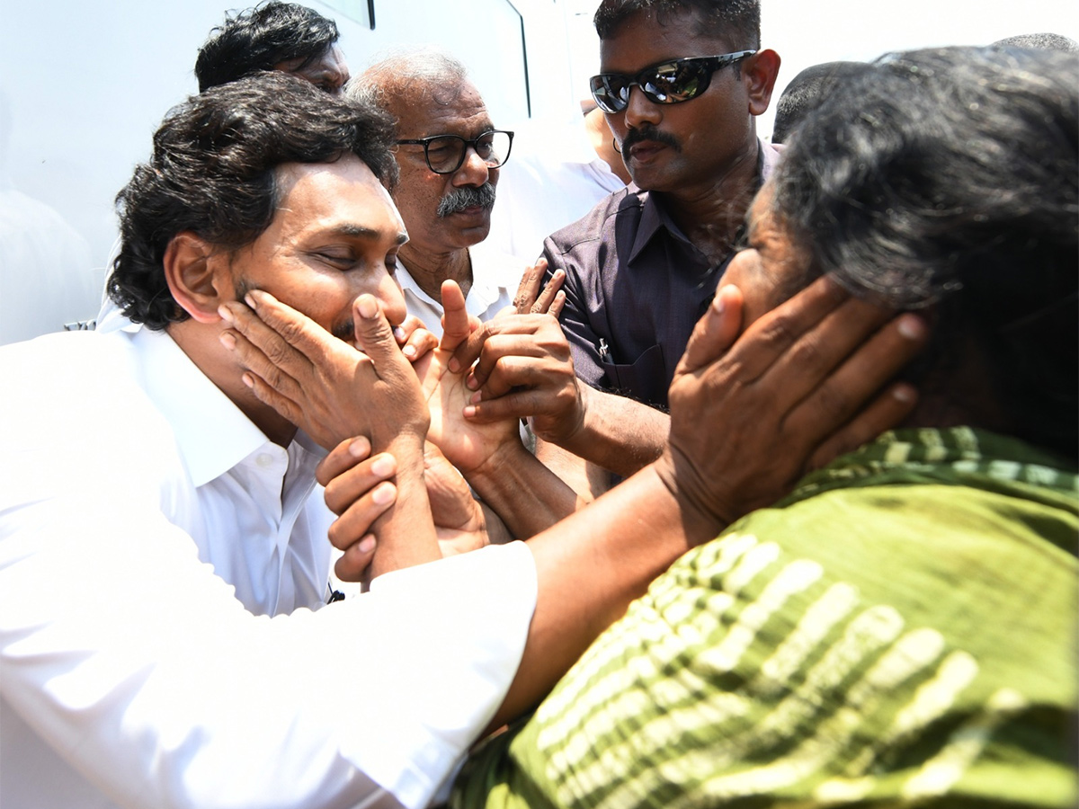 AP CM YS Jagan Memantha Siddham Day 19 Photos - Sakshi7