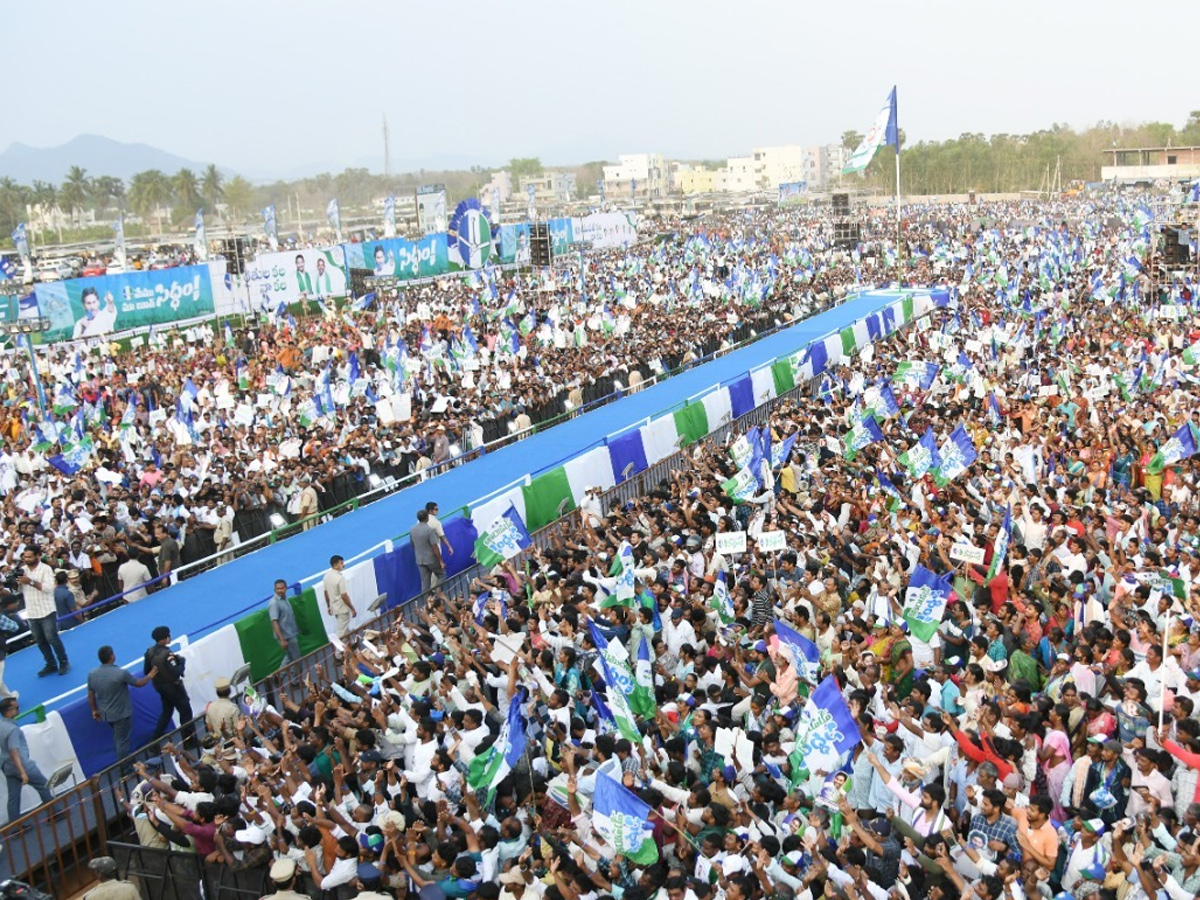 AP CM YS Jagan Memantha Siddham Public Meeting at Chelluru Village vijayanagaram Photos  - Sakshi8