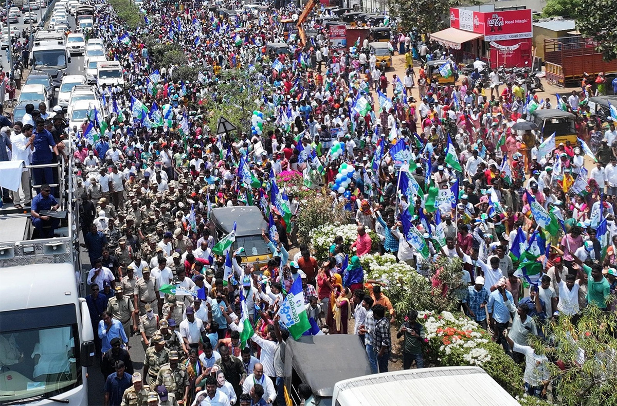 AP CM YS Jagan Memantha Siddham at Visakhapatnam - Sakshi6