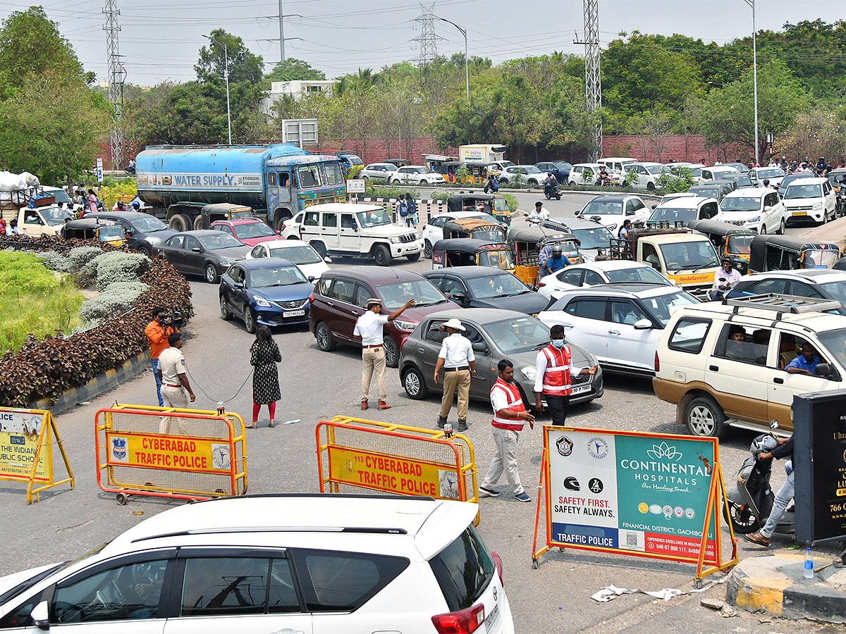 Devotees Rush To Chilkur Balaji Temple For Garuda Prasadam - Sakshi33