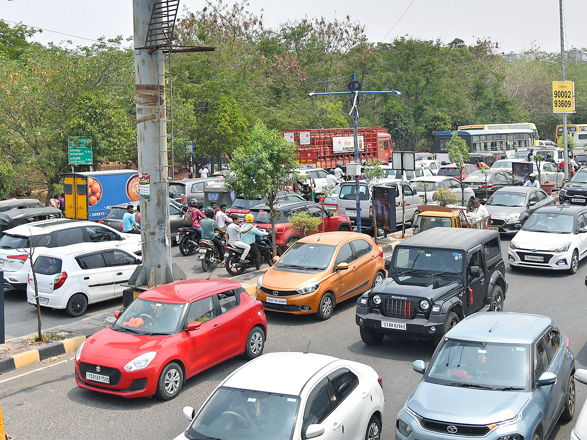 Devotees Rush To Chilkur Balaji Temple For Garuda Prasadam - Sakshi34