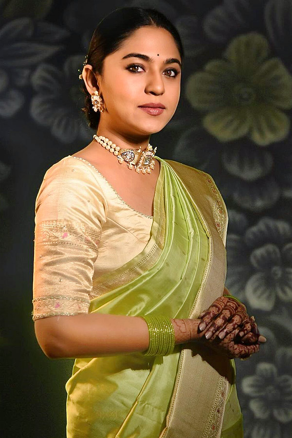 Mrunmayee Deshpande Beautiful Look Photos - Sakshi2