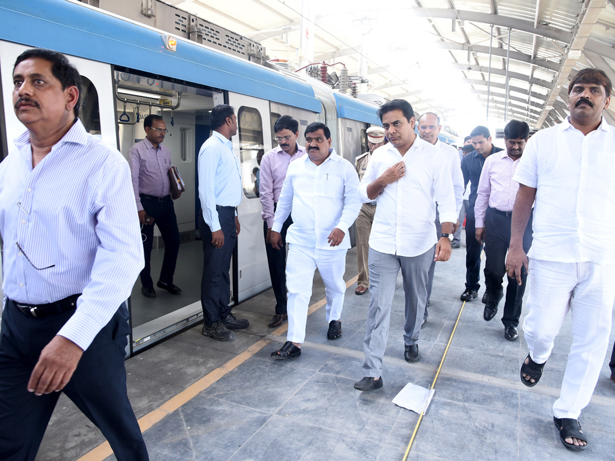 KTR inspects Hyderabad Metro Rail trail run from Ameerpet to LB Nagar Photo Gallery - Sakshi