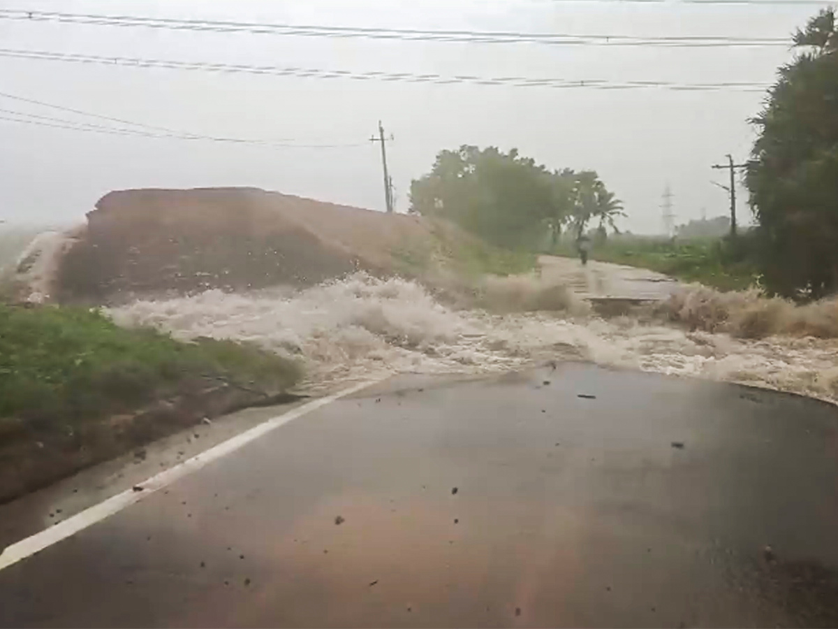 Heavy rains predicted in Tamil Nadu Pics - Sakshi