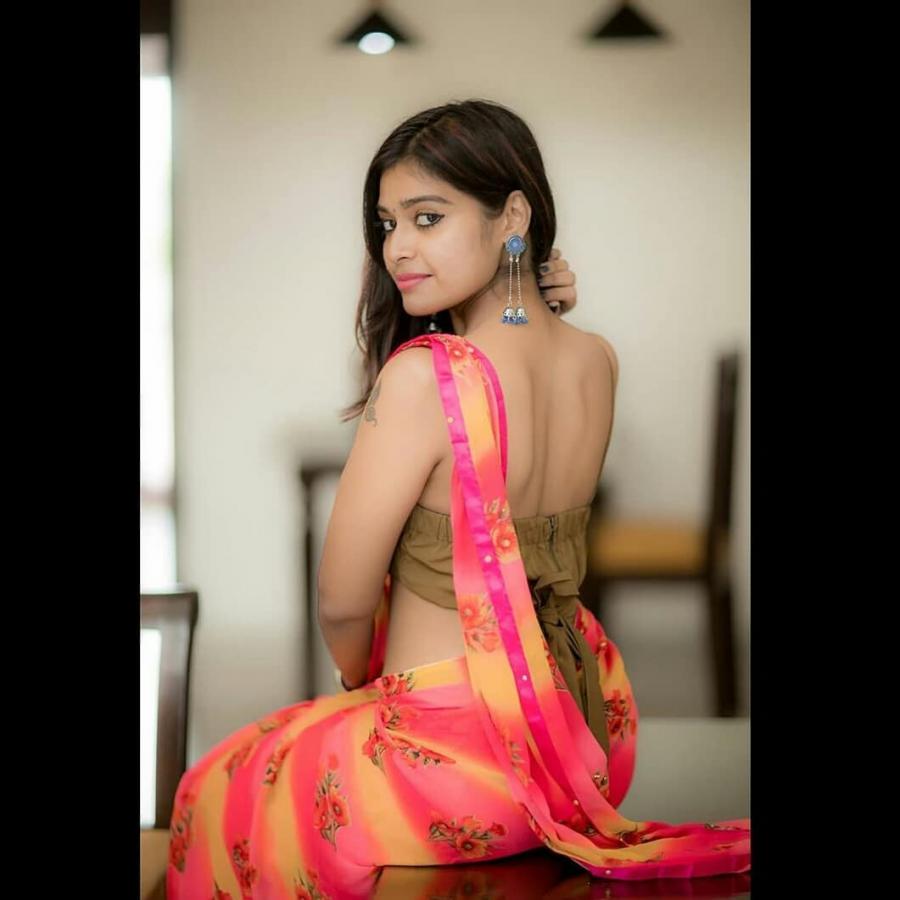 Dharsha Gupta Adorable Saree Glamour Photos - Sakshi