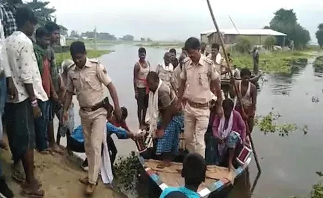 Bihar Young Man Assassinated Asking Rs 10 As Boat Fare - Sakshi