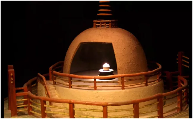 Lord Gautam Buddha Ashes Displayed for Darshan in Thailand - Sakshi