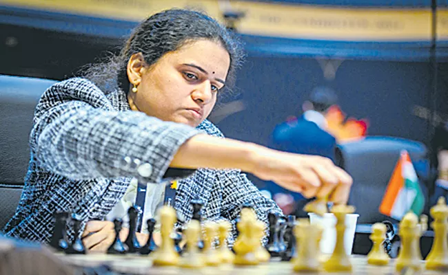 Candidates Chess Tournament: Koneru Humpy lose in Round 4 - Sakshi