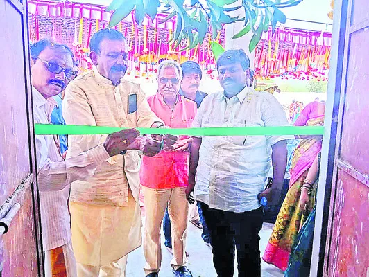 కూటమి ప్రభుత్వంలో విద్యా వ్యవస్థ నిర్వీర్యం 